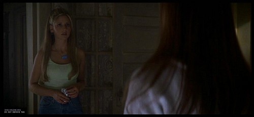  Sarah Michelle Gellar in ''I Know What bạn Did Last Summer'' (1997)