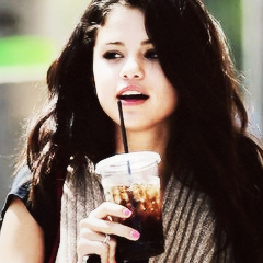  Selena Gomez iconen <33