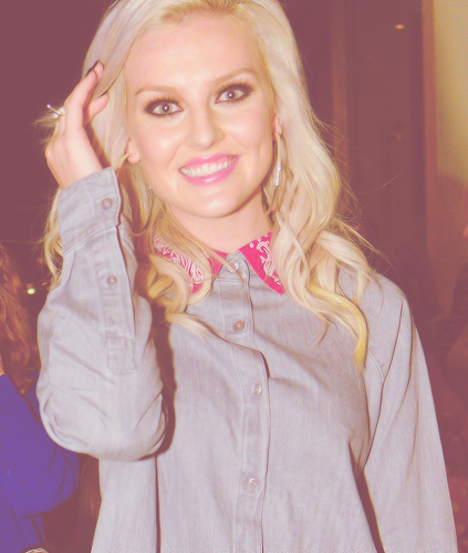  •Perrie Edwards•