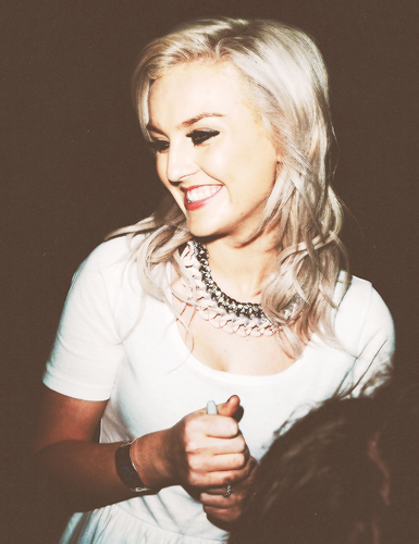  ✿Perrie Edwards✿