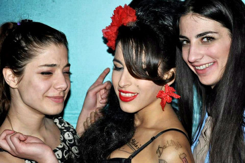  Amy Winehouse look alike