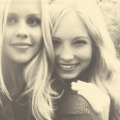  Candice Accol & Claire Holt
