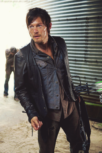  Daryl In panah On The Doorpost