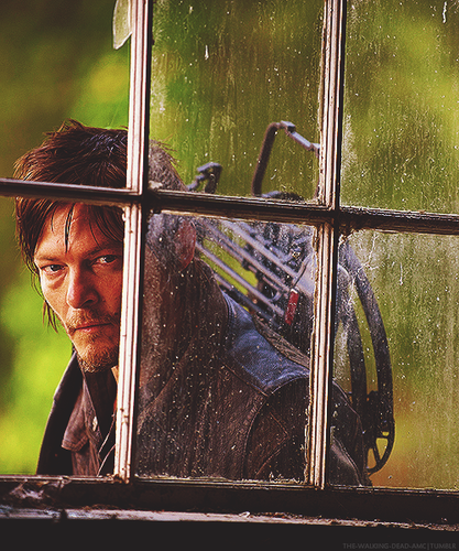  Daryl In panah On The Doorpost
