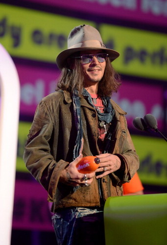  Johnny Depp Won At Kids choice awards 2013