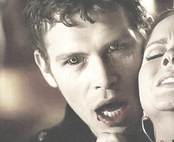  Klaus Mikaelson + blood and fangs