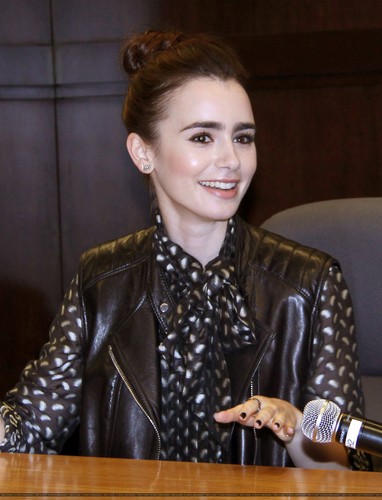  Lily at the "Clockwork Princess" book tour {March 21st 2013}