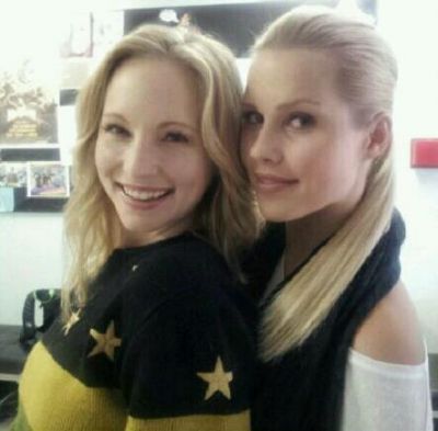  New personal 照片 - Candice & Claire Holt on set of TVD.