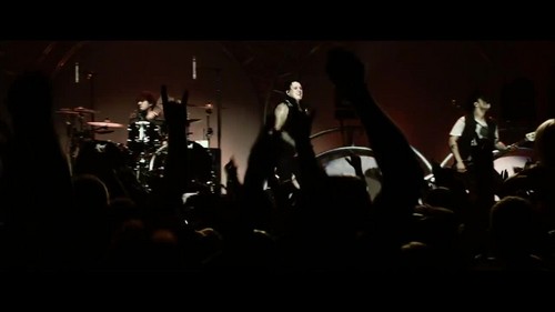  Papa Roach - One Track Mind {Music Video}