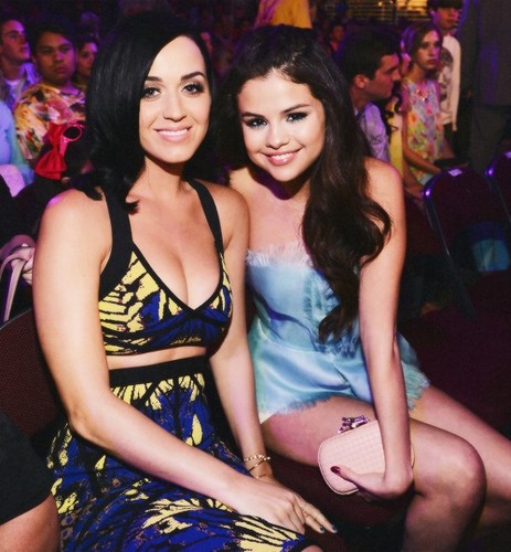  Selena with Katy Perri