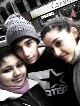  jai brooks and ariana grande with their fan ♥♥