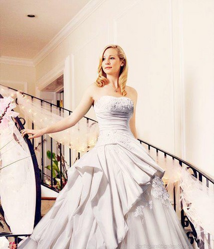  Caroline + wedding dress