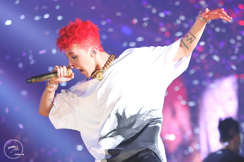  день 1: 2013 1st WORLD TOUR G-DRAGON [ONE OF A KIND] концерт in Seoul (March 30th, 2013)