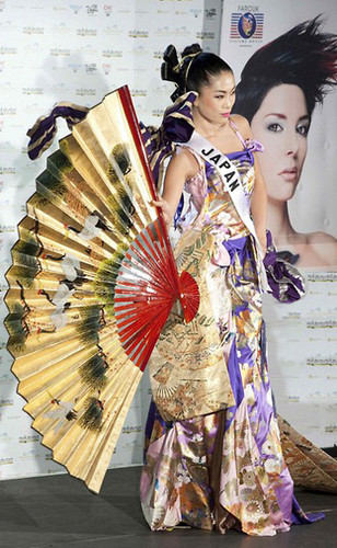  Maiko Itai [Miss Universe जापान 2010]