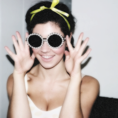  jachthaven, marina and the Diamonds -Welsh Singer