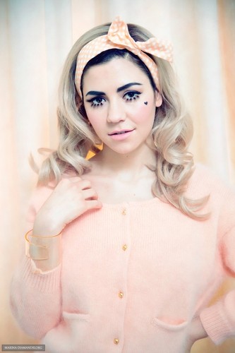  marina and the Diamonds -Welsh Singer