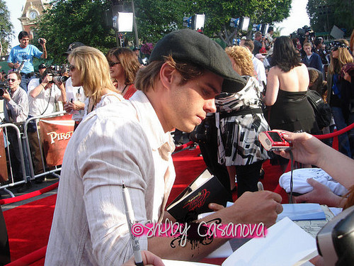  Matthew signing autographs