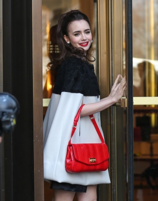  Photoshoot outside “Bergdorf Goodman” store in NYC (4th April 2013)