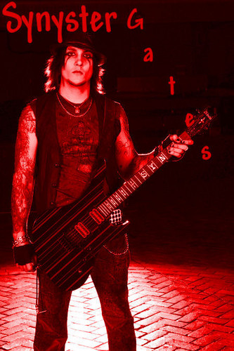  Synyster in red