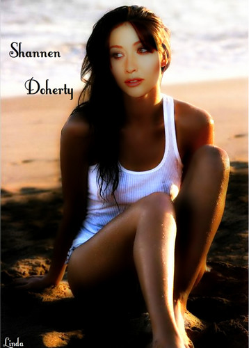  shannen doherty on plage