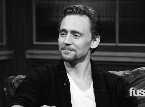  tongue level: Tom Hiddleston