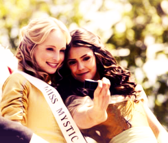  ♦ Nina Dobrev and Candica Accola being adorable ~ behind the scenes of The Vampire Diaries