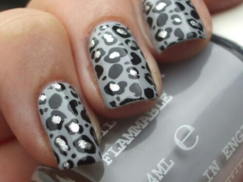  Cheetah Nails