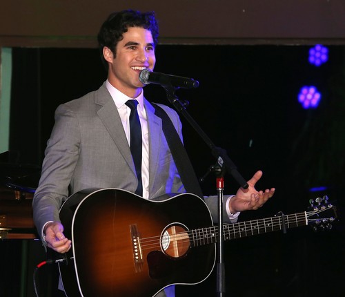  Darren Criss perform during the Verte Grades of Green’s Annual Fundraising Event