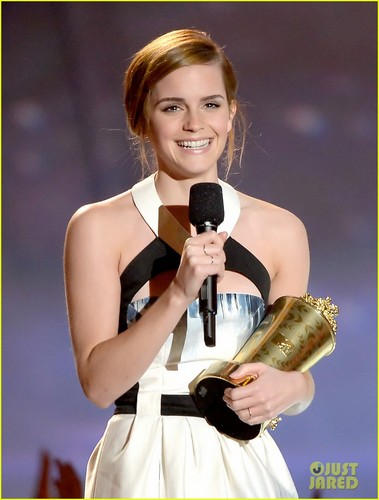 Emma Watson At 音乐电视 Movie Awards 2013