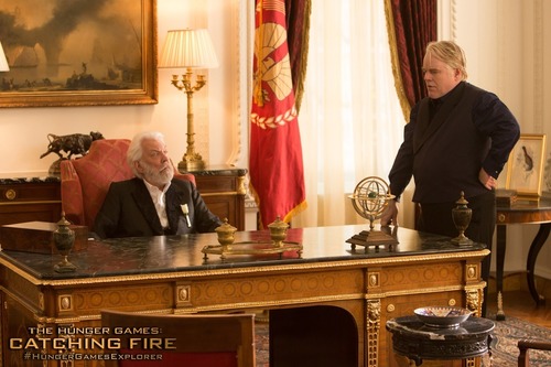  New official 'Catching Fire' still of President Snow & Plutarch