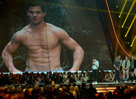  Taylor Lautner-2013 音乐电视 Movie Awards
