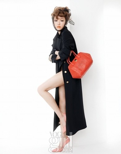 Gain Sexy and Sophisticated Vogue Girl March 2013 foto Shoot
