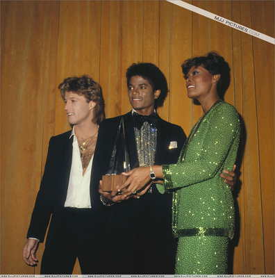  Backstage At The 1980 American muziki Awards