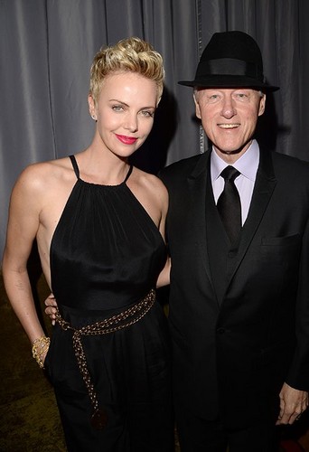 Charlize with Bill Clinton