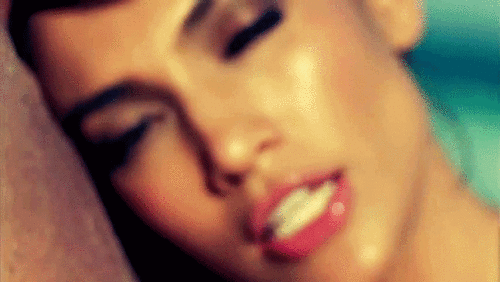  Jennifer Lopez in ‘I’m Into You’ musik video