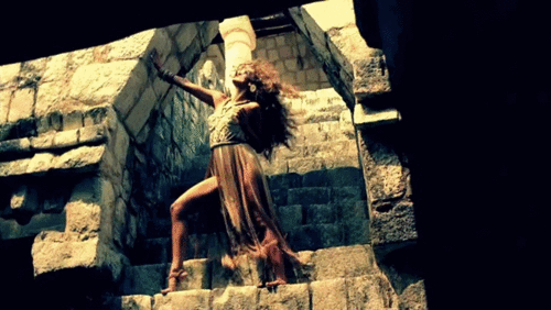  Jennifer Lopez in ‘I’m Into You’ Muzik video