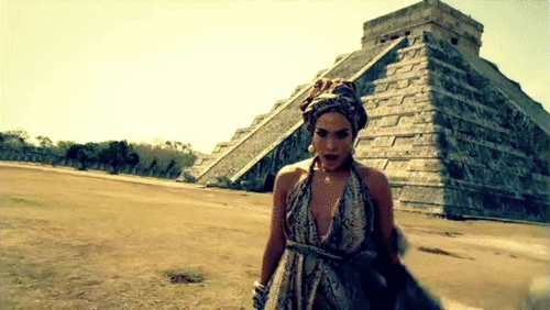  Jennifer Lopez in ‘I’m Into You’ Музыка video