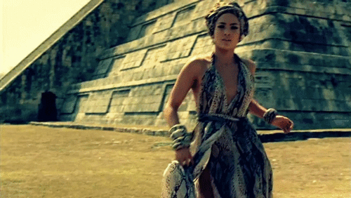  Jennifer Lopez in ‘I’m Into You’ âm nhạc video