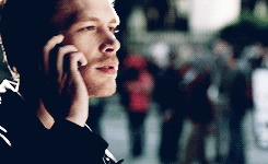  Klaus calling Caroline 4.20