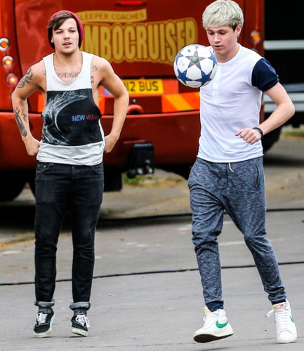  Louis and Niall in Paris