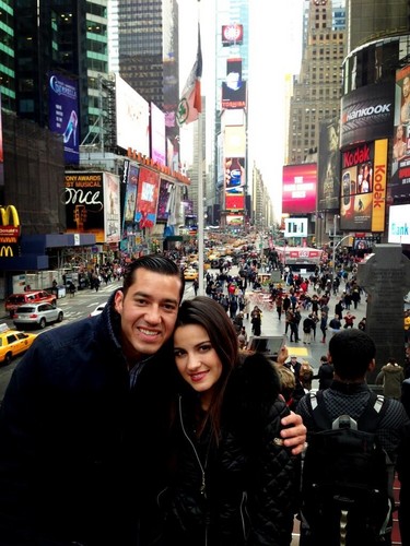 MAITE PERRONI INTERVIEW FOR TELEVISA WITH JORGE UGALDE IN NEW YORK, USA (APRIL 04)