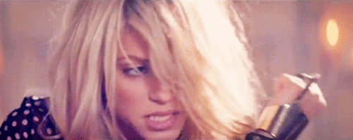  Shakira in ‘Addicted To You’ موسیقی video