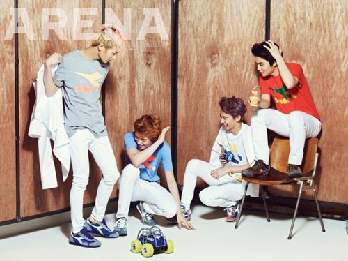  TEEN 上, ページのトップへ goes sporty for ‘Arena’