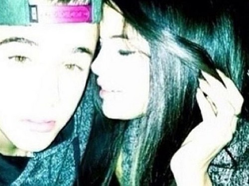  justin and selena deleted instagram foto 2013
