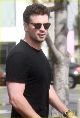  tom welling new चित्र