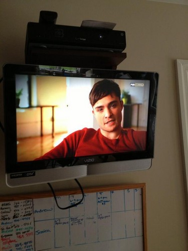 I come into the kitchen only to see my dad watching @WESTWICK_ED talking about soccer!?! #chuckbass"