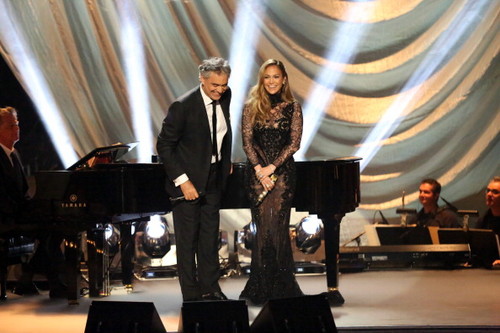  Jennifer Lopez & Andrea Bocelli