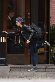  Kristen and Rob in NYC (8th May 2013)
