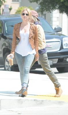  Leaving тост in West Hollywood (May 9th, 2013)