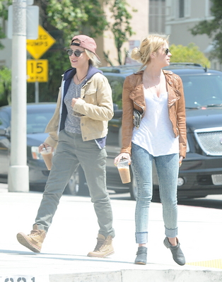  Leaving トースト in West Hollywood (May 9th, 2013)